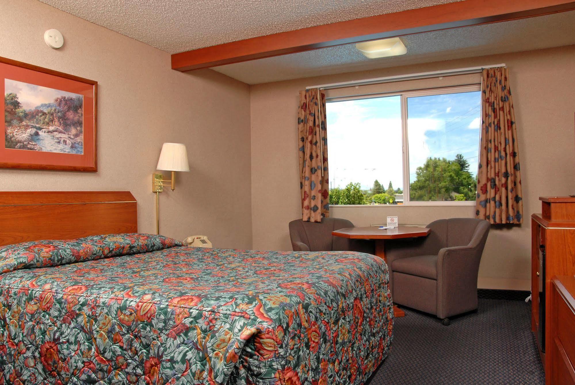 Redmond Inn Экстерьер фото